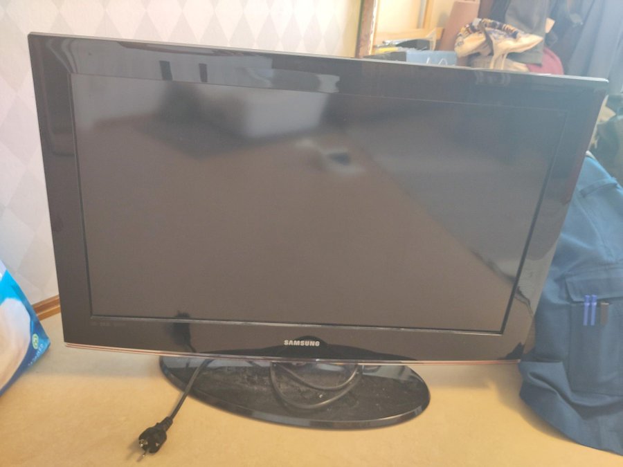 SAMSUNG 32'' tum TV Modell: LE32B455C4W