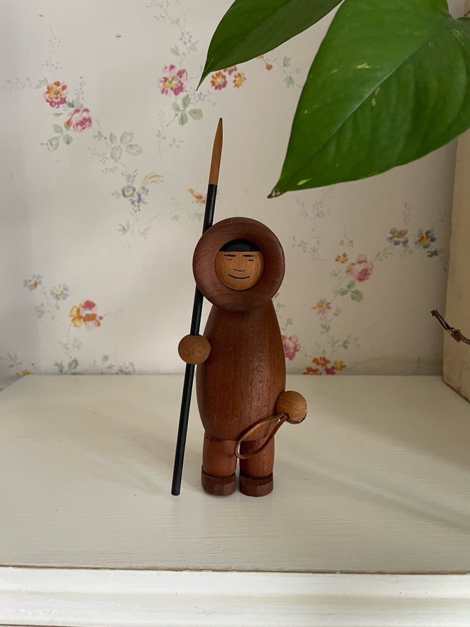 Träfigur Eskimo i teak - design Arne Tjomsland Norway - retro - vintage