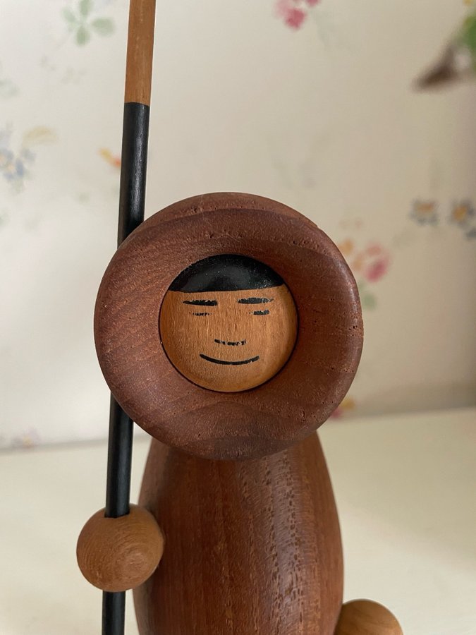 Träfigur Eskimo i teak - design Arne Tjomsland Norway - retro - vintage