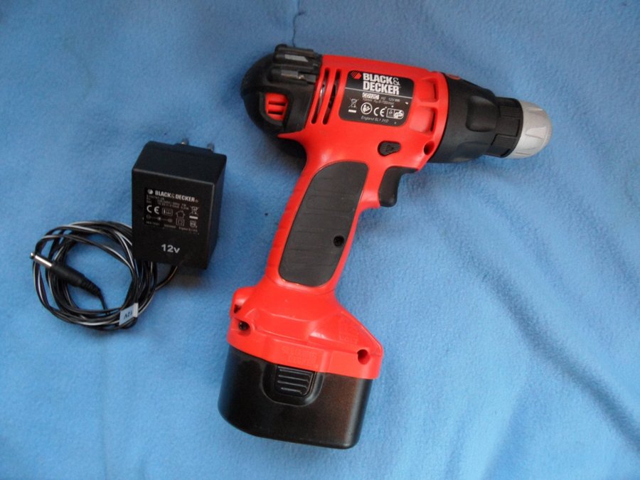 Black  Decker 12V Sladdlös Borrmaskin / Skruvdragare