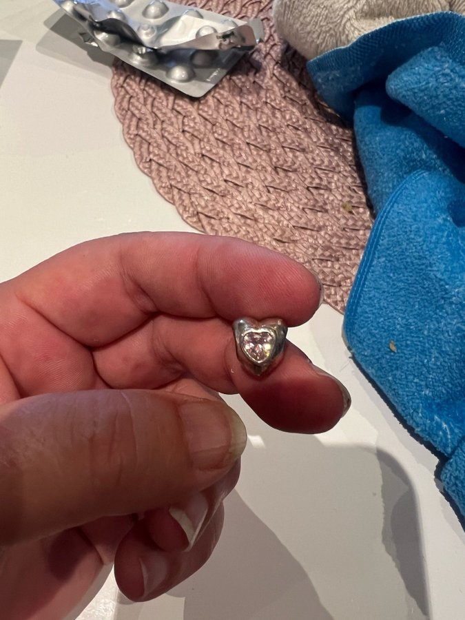 Pandora charms berlock silver med rosa sten på sidorna