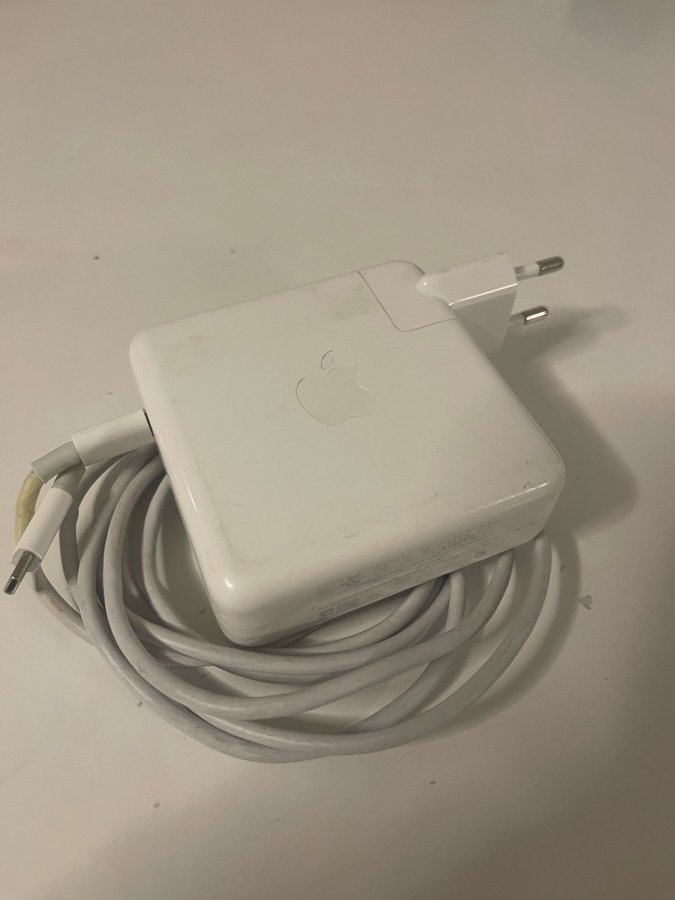 Apple 60W USB-C Power Adapter