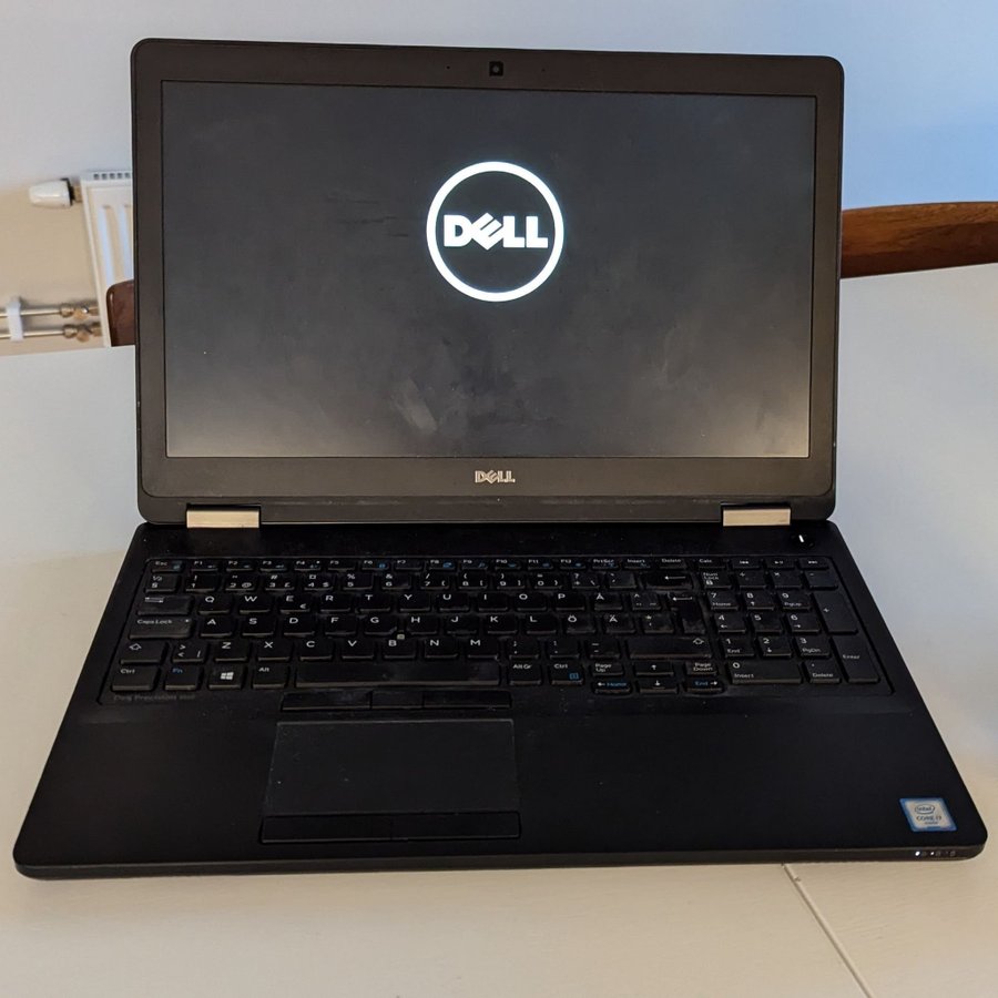 Dell Precision 3510 - Intel i7 6700hq, 16GB Ram, 256GB ssd