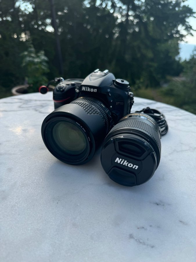 Nikon D7100 med två objektiv