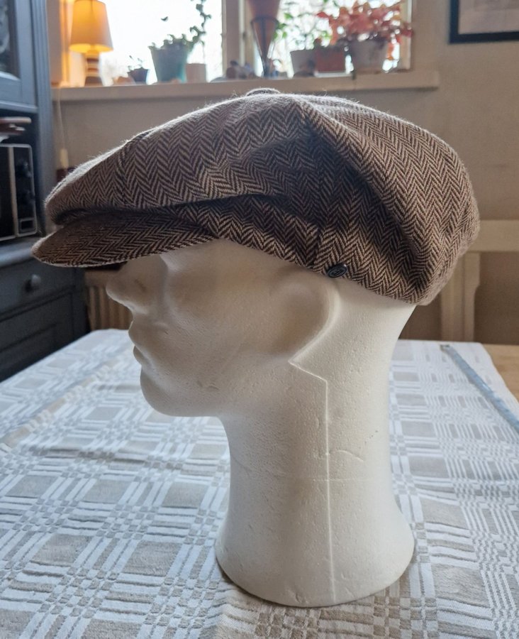 Fiskbensmönstrad keps i ull, flatcap, newsboy från Jaxon one-size.