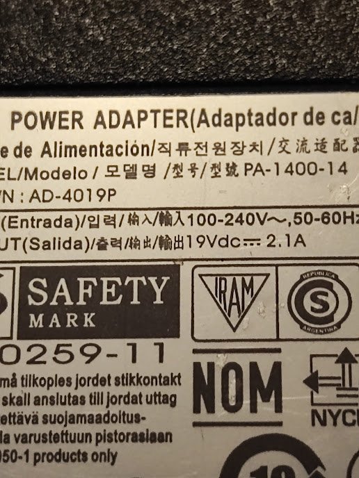 AC-adapter 19V 2.1A original