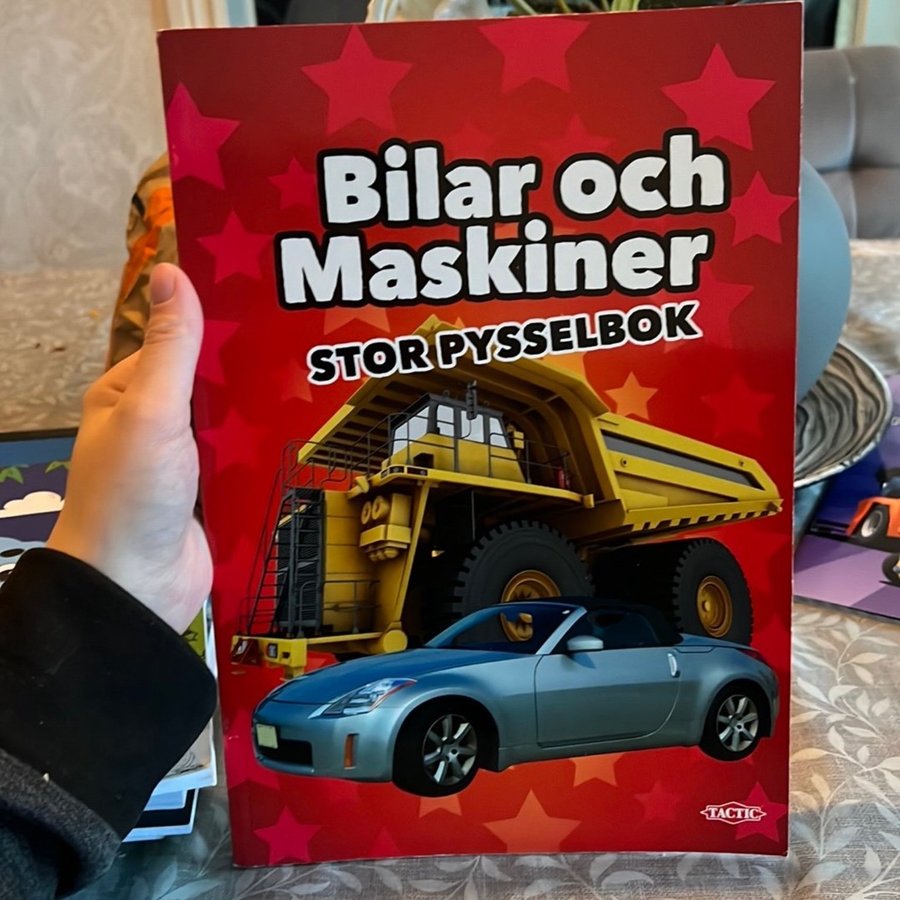 Bilar och Maskiner - Stor pysselbok