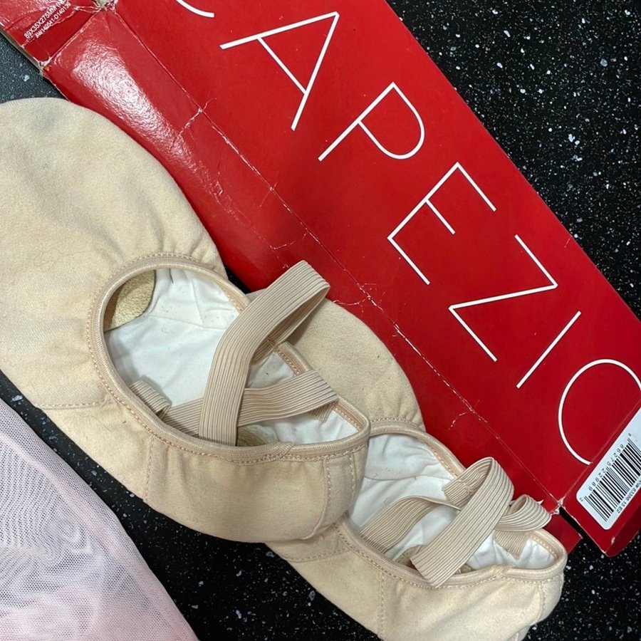 Capezio Hanami teknikskor + 2 balettdräkter