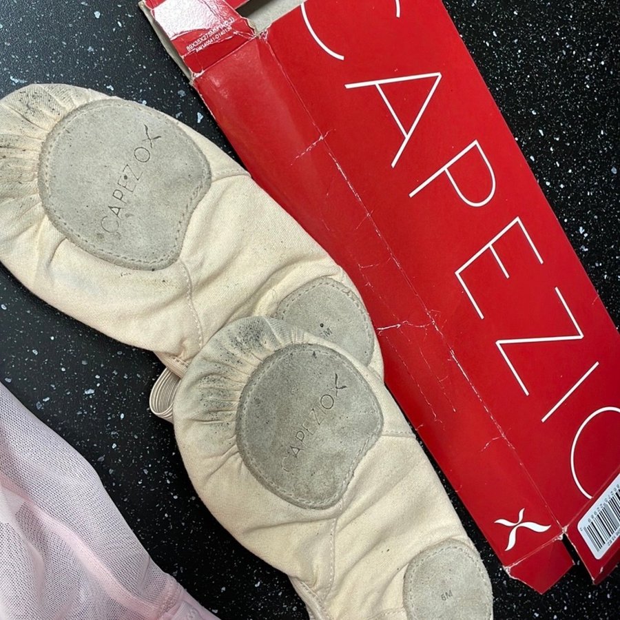 Capezio Hanami teknikskor + 2 balettdräkter