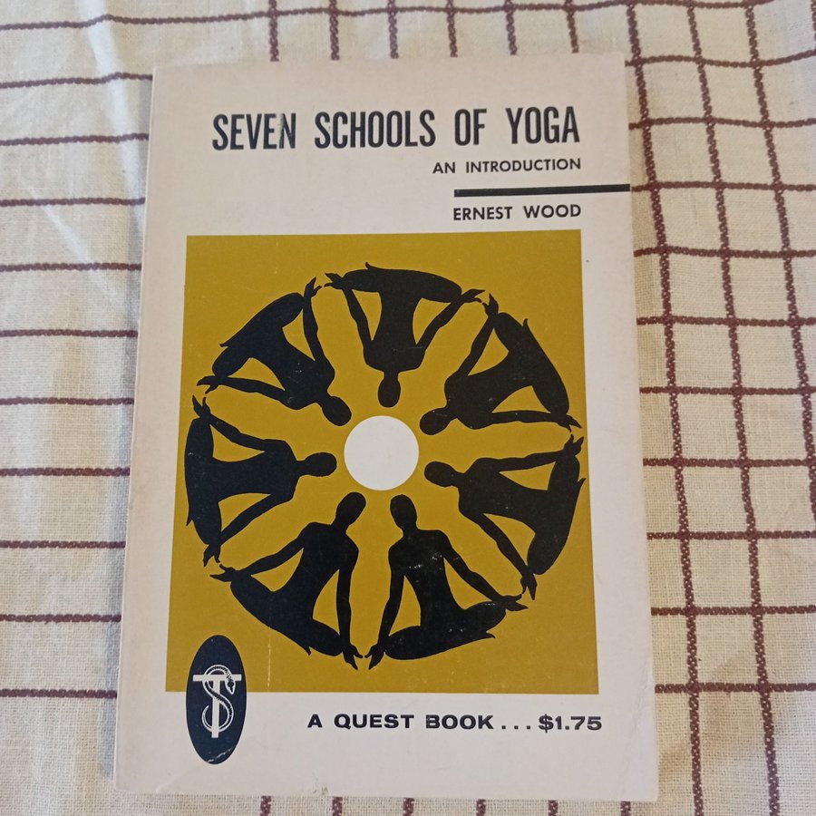 Seven Schools of Yoga: An Introduction av Ernest Wood