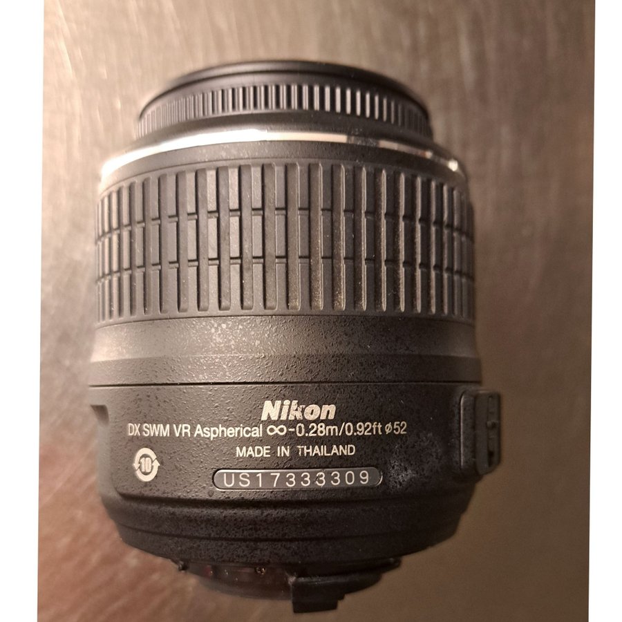 Nikon AF-S DX NIKKOR 18-55mm f/3.5-5.6G VR