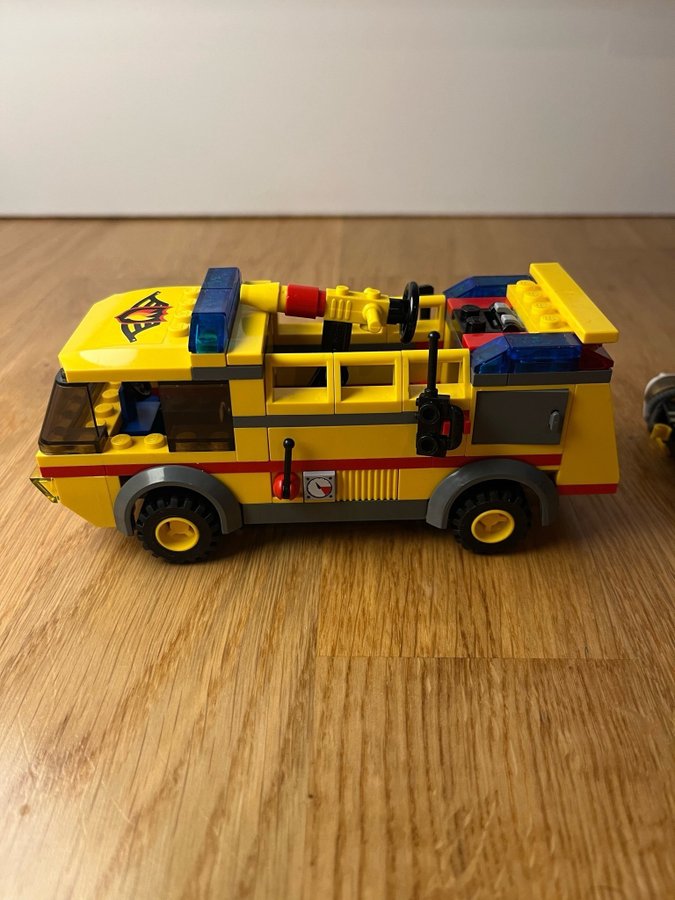 Lego City - Airport Firetruck (7891)