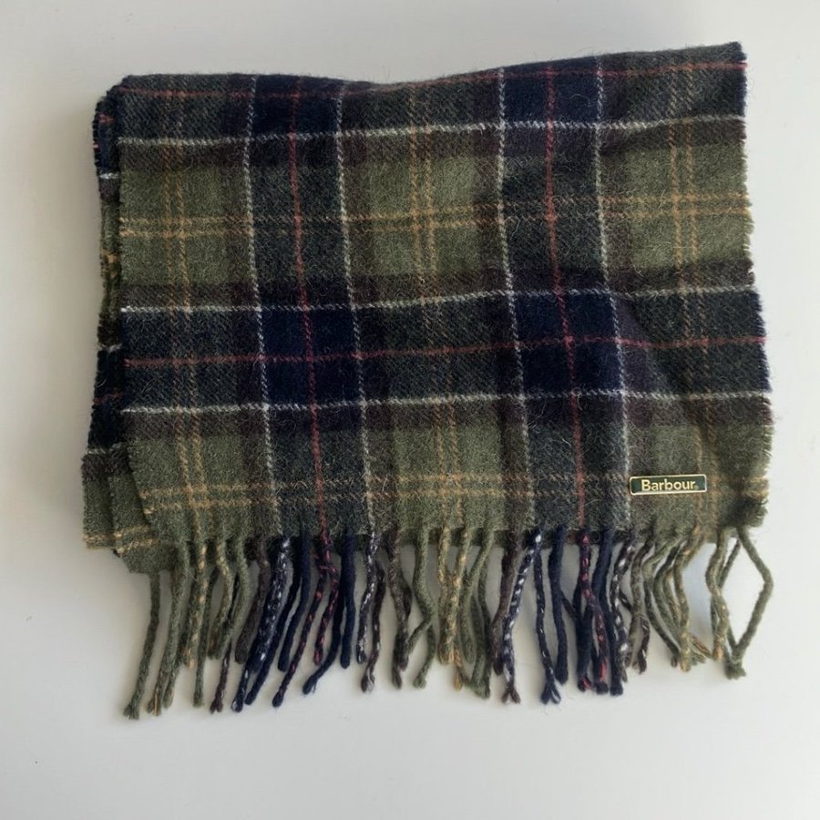 Klassisk rutig Barbour halsduk i 100% ull i nyskick 180x26cm pin