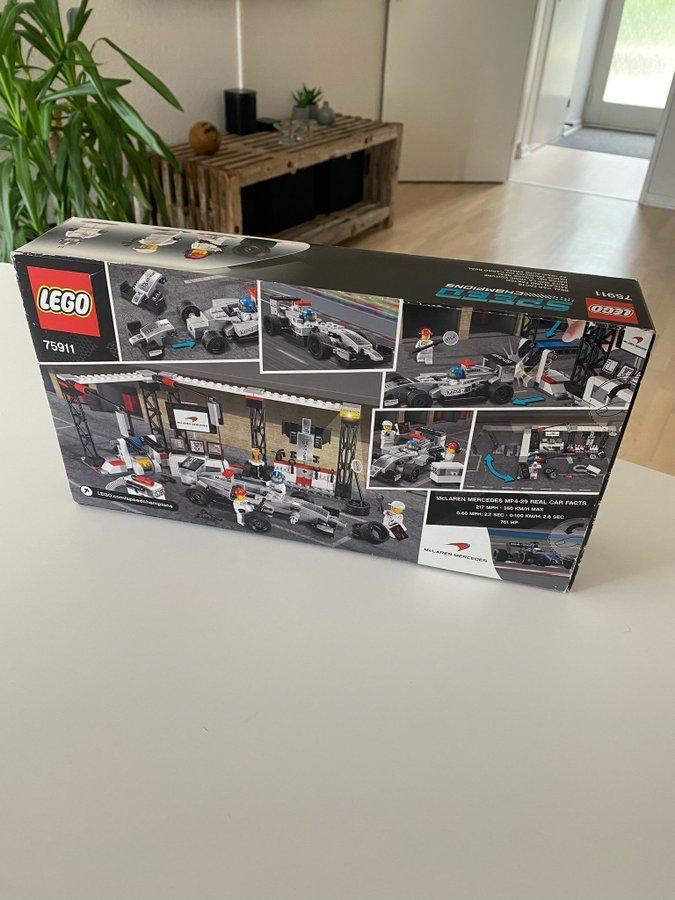 LEGO Speed Champions 75911 McLaren Mercedes MP4-29 Pit Stop