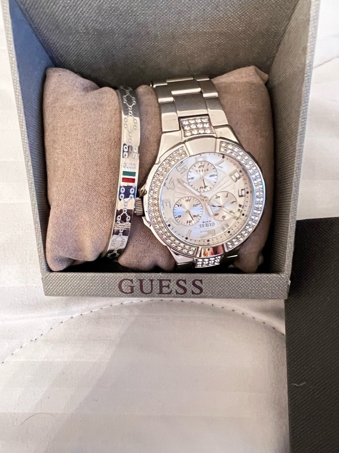 Guess Damklocka med armband