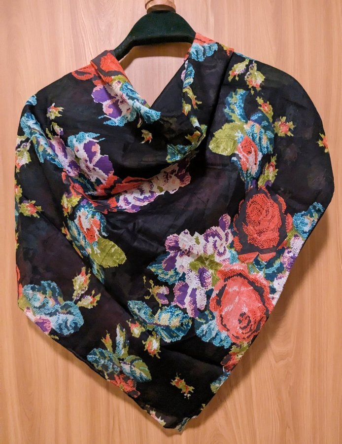 Schal sjal scarf rosor bomull stor 105*110cm svart röd turkos grön Fint skick