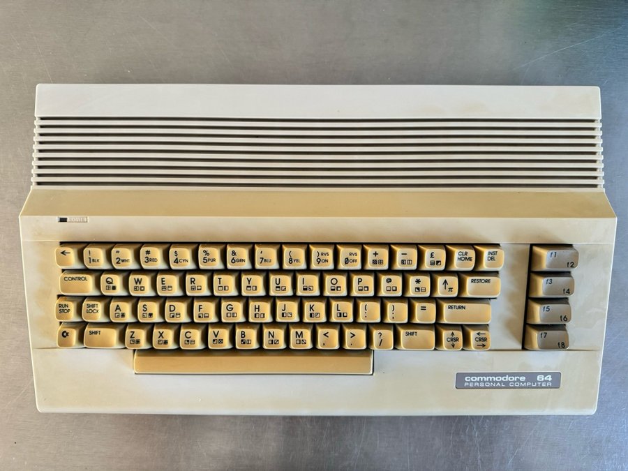 Commodore 64c (881848)