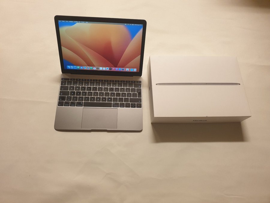 MacBook Pro 12” 2017 8GB RAM 256 SSD