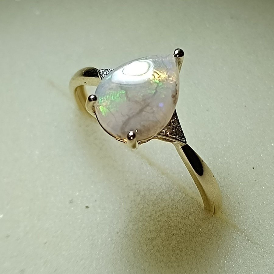 Guldring 14k (585) Opal-Diamanter