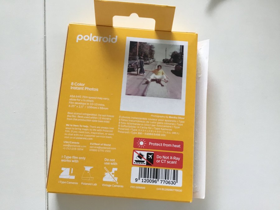 Polaroid color i-type film