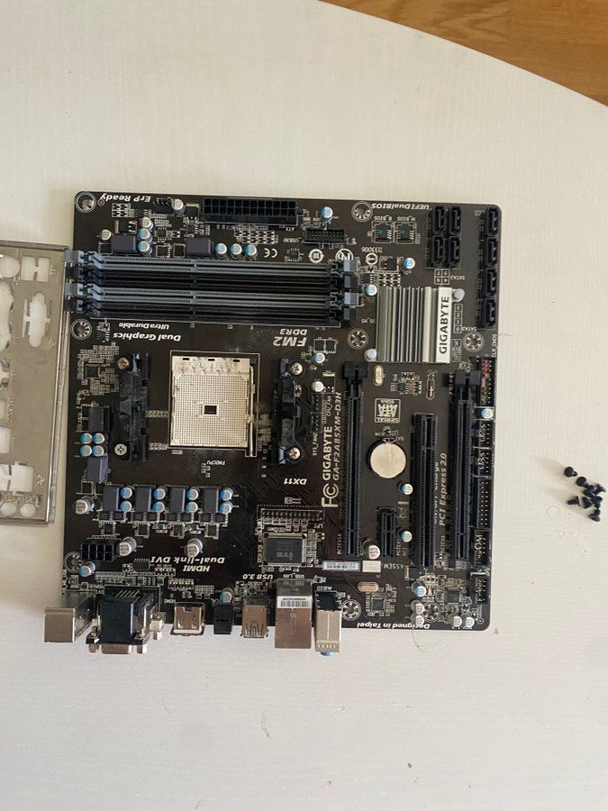 Moderkort gigabyte GA-F2A85xM-D3H