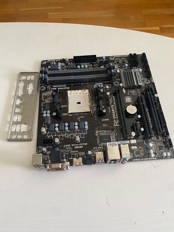 Moderkort gigabyte GA-F2A85xM-D3H