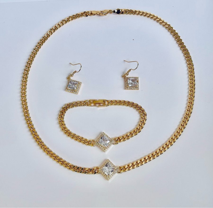 24 k Guld Plated Jewelry setwith White zircone/ 24k Guld pläterad Smyckesset