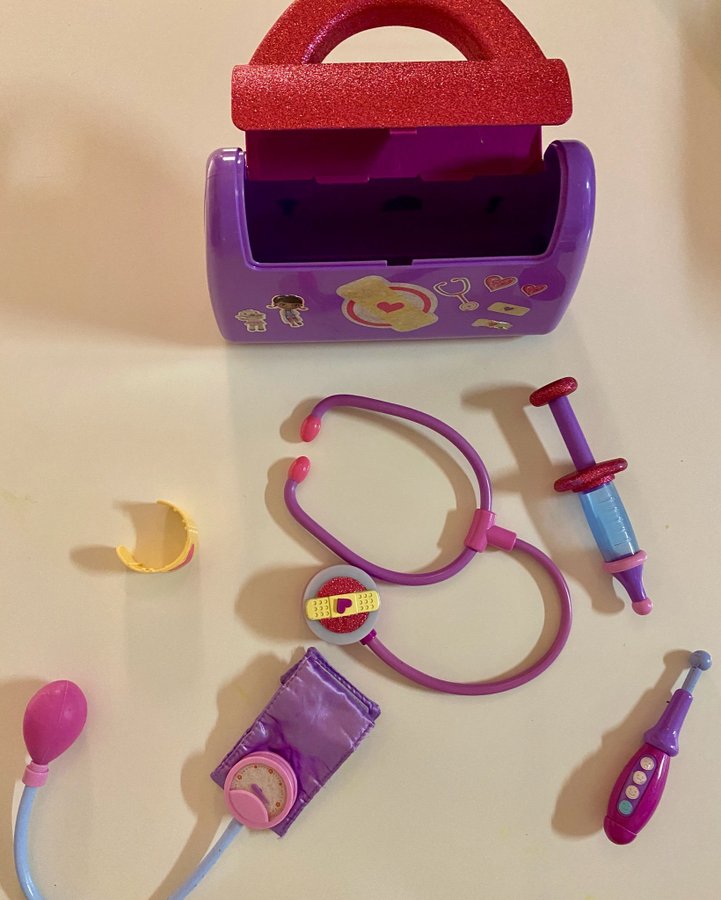 Doktor McStuffins Läkarväska med Tillbehör