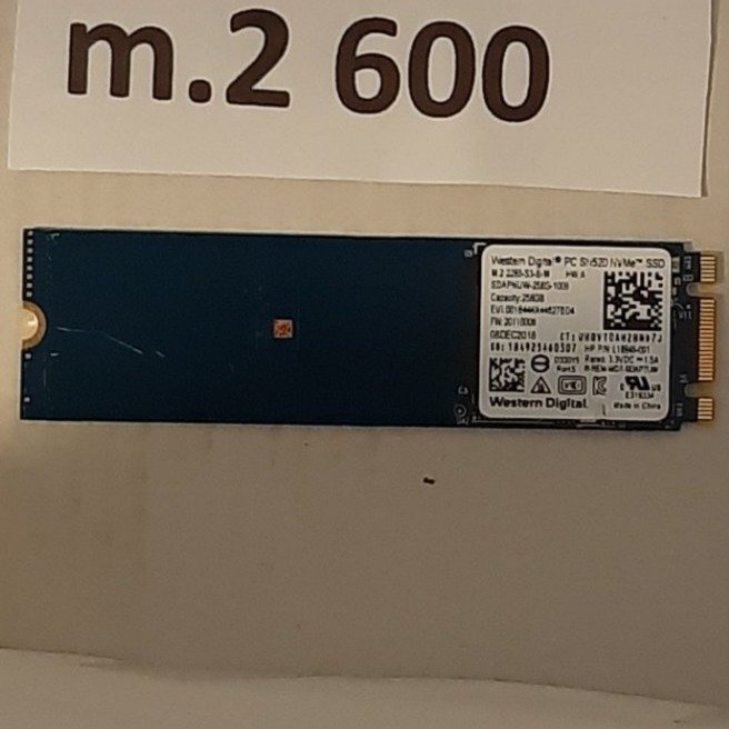 SSD m2  256GB  NVMe  märke: WD  formfaktor 2280