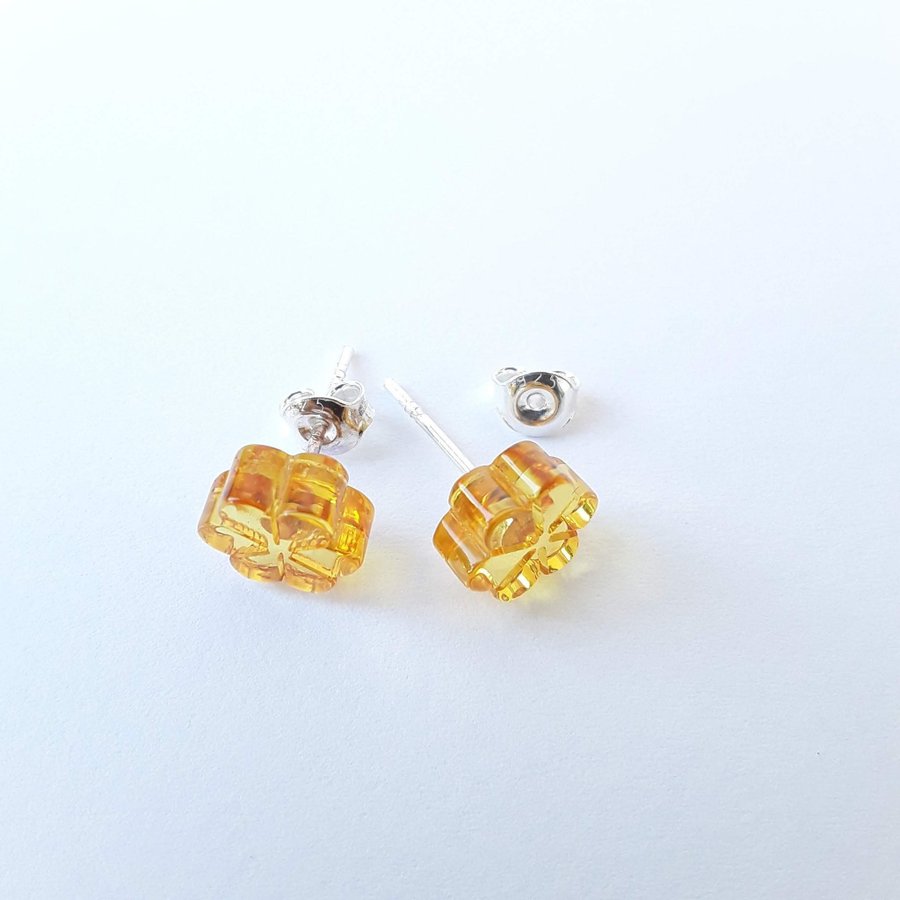 Baltic amber Flower and 925 sterling silver stud earrings Yellow gem silver stud