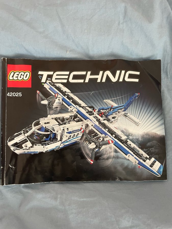 Lego Technic Cargo Plane 42025 - Fraktflygplan