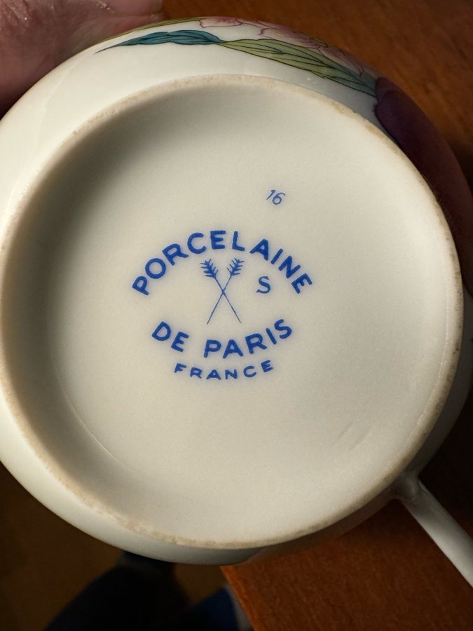 2 vackra tekoppar med assietter Porcelaine de Paris France