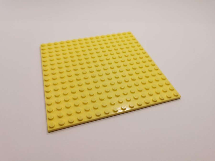 Lego - platta - plate - hög botten - 16x16 - part 91405 - gul brigh light yellow