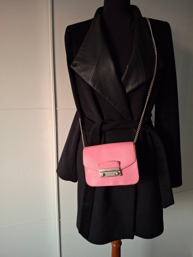 Furla Italy Rosa  vit äkta skinn crossbody väska