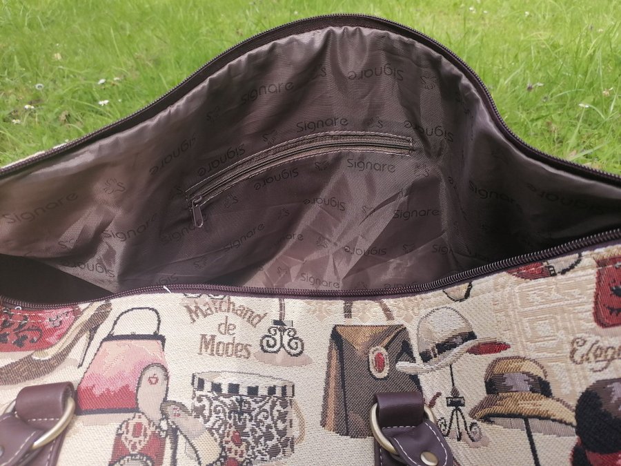 Bag resväska vacker med hjul o handtag vintage