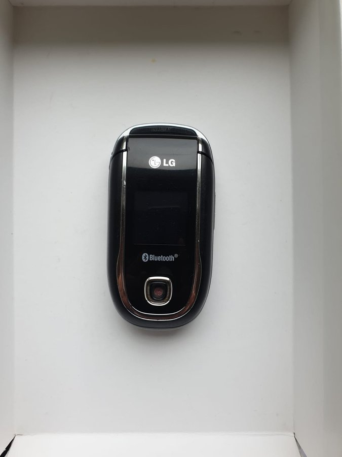 LG Mobiltelefon F2400