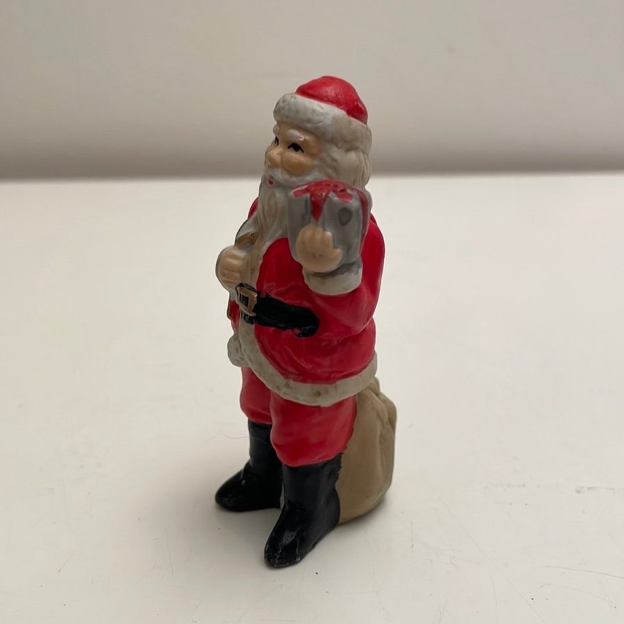 Vintage Jultomte Figur Tomte Håller en Present och en Käpp i Handen