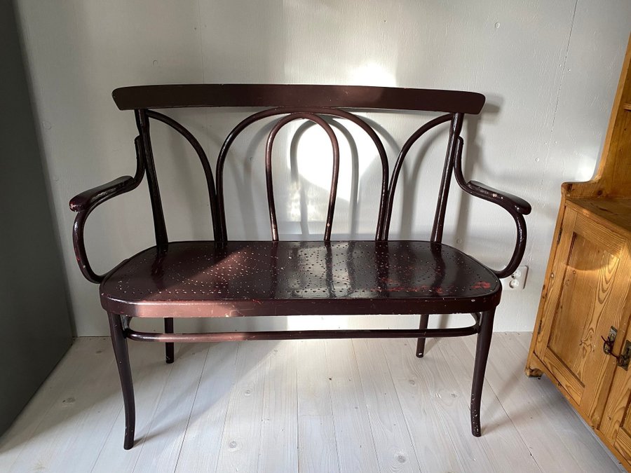 Soffa sannolikt Thonet böjträ 1900-talets första del