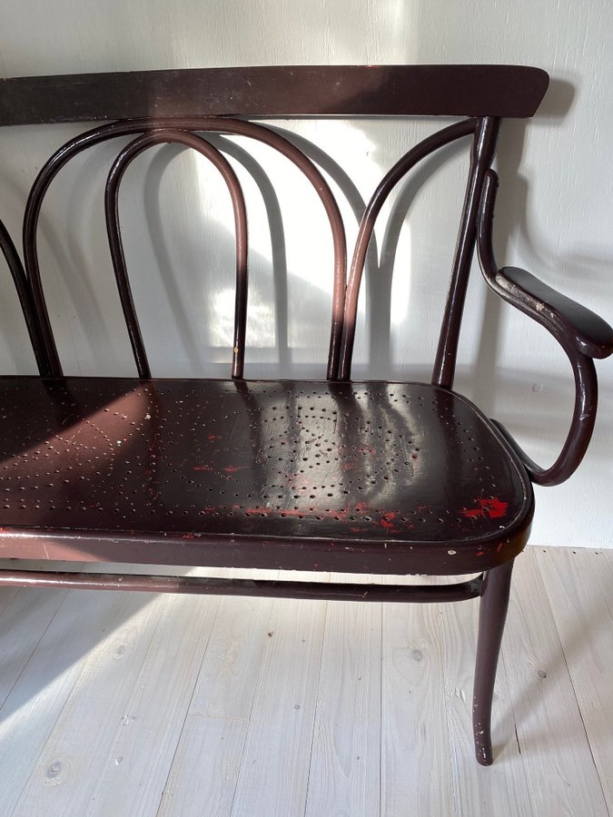 Soffa sannolikt Thonet böjträ 1900-talets första del