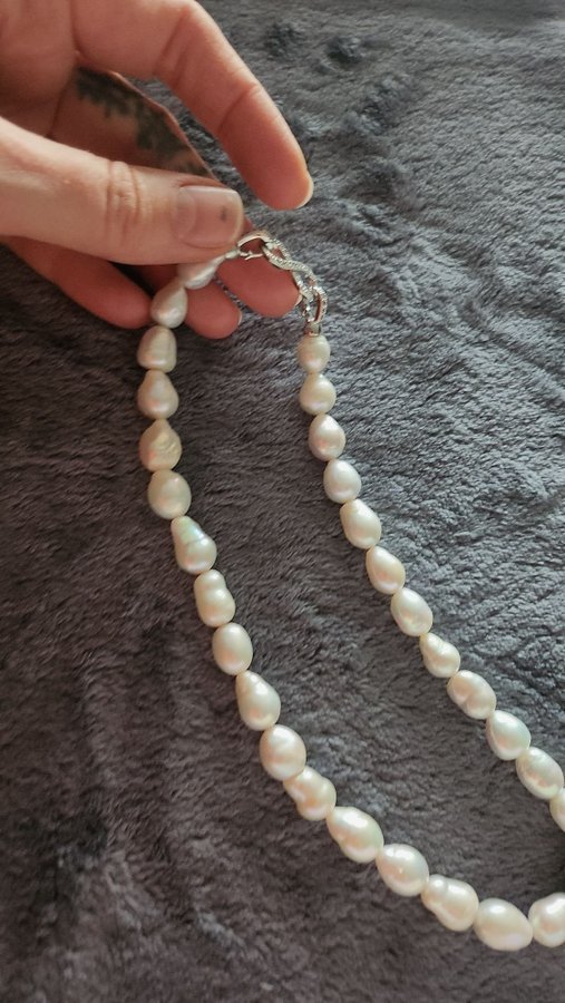 freshwater pearl necklace