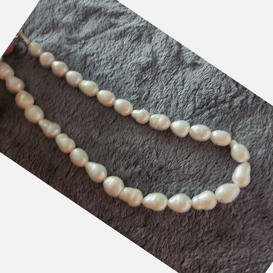 freshwater pearl necklace