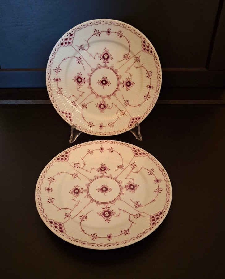 Royal Copenhagen Purpur half lace plates.