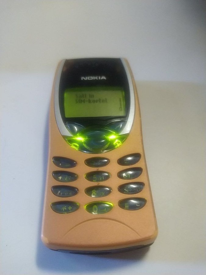 Nokia 8210