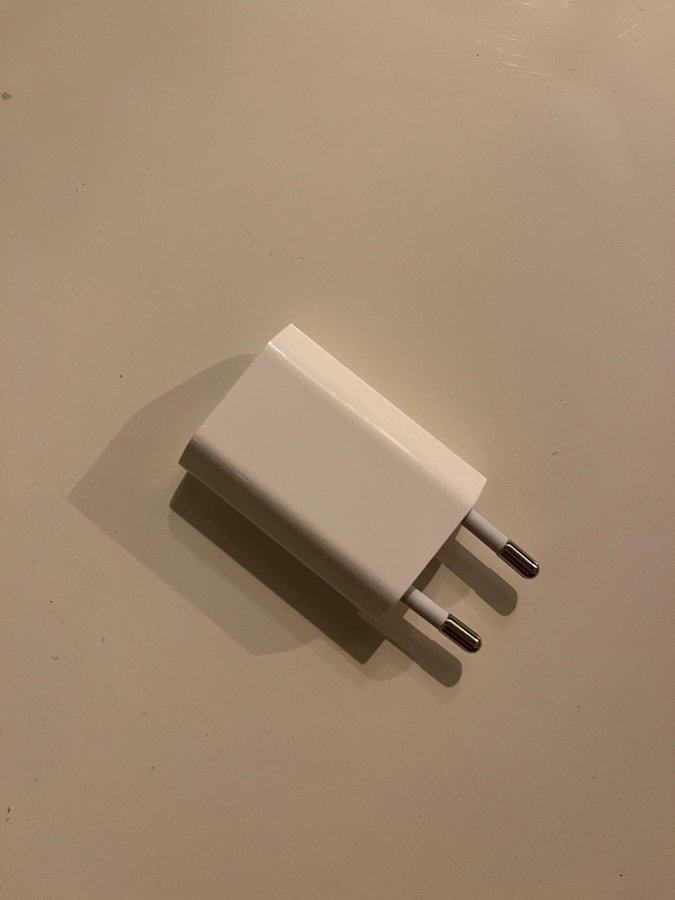 Apple power adapter A1400