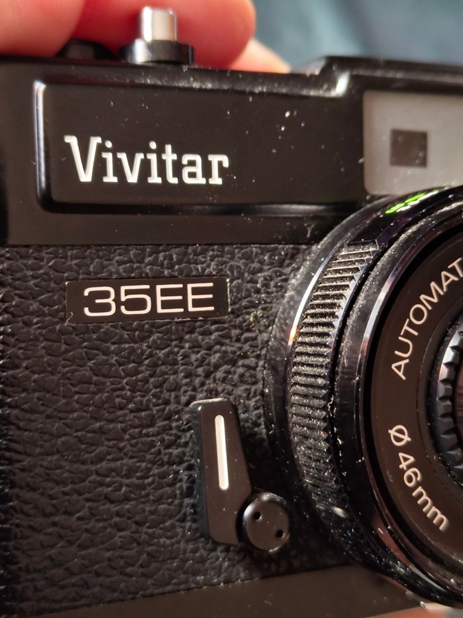 Vivitar 35EE - 38mm - 2,8 - slutare och frammatning fungerar fint