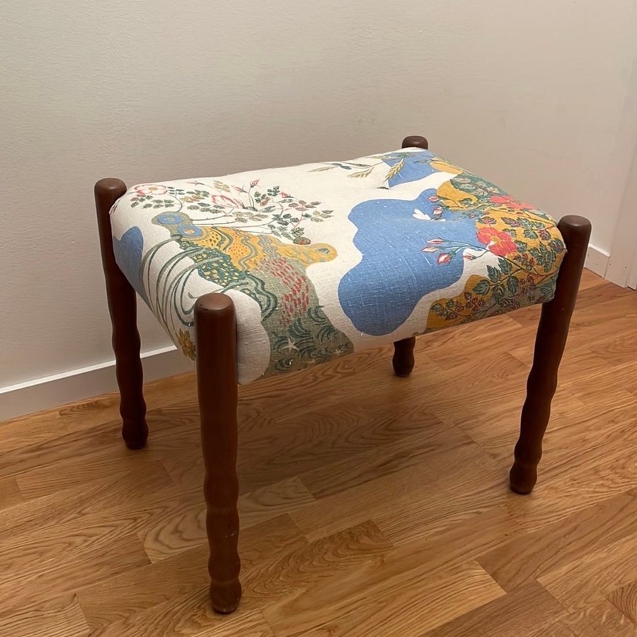 Vintage Trä Pall/Pianopall Tyg ”Anakreon” Josef Frank Svenskt Tenn