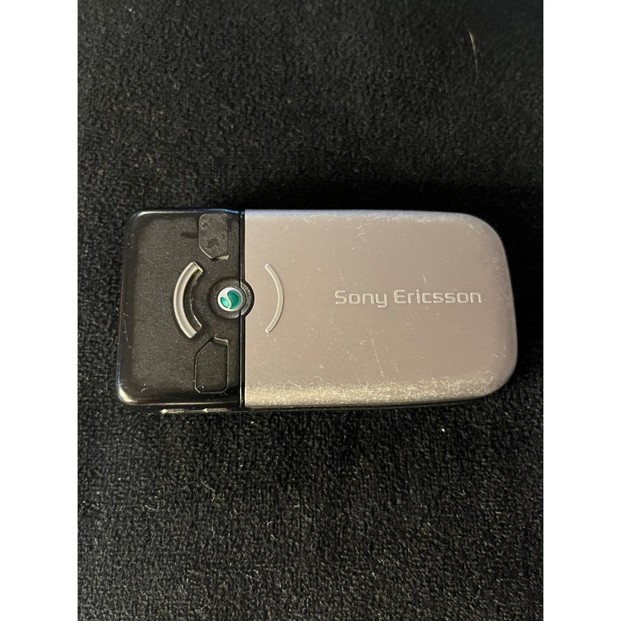 Retro Sony Ericsson mobil Z550i