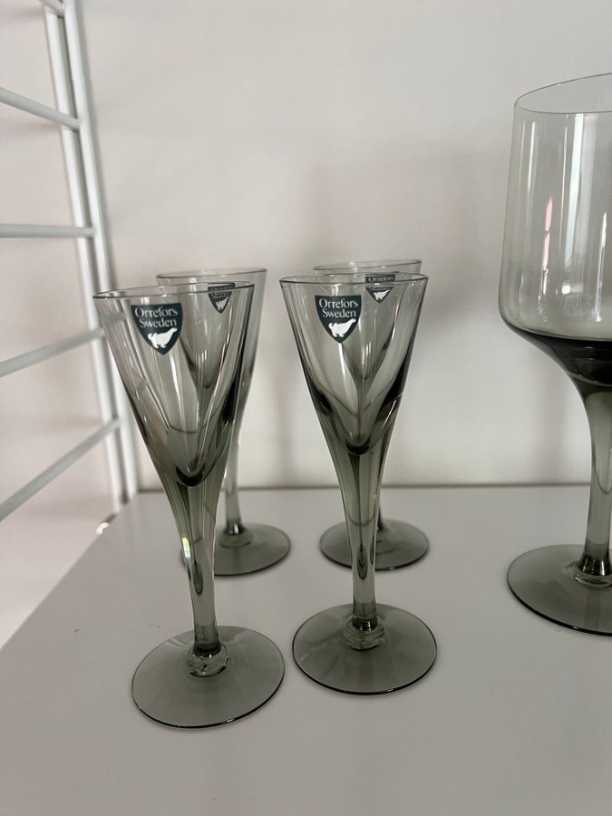 vintage retro vinglas glas "Grå Rhapsody", Sven Palmqvist, Orrefors, 1950-tal.