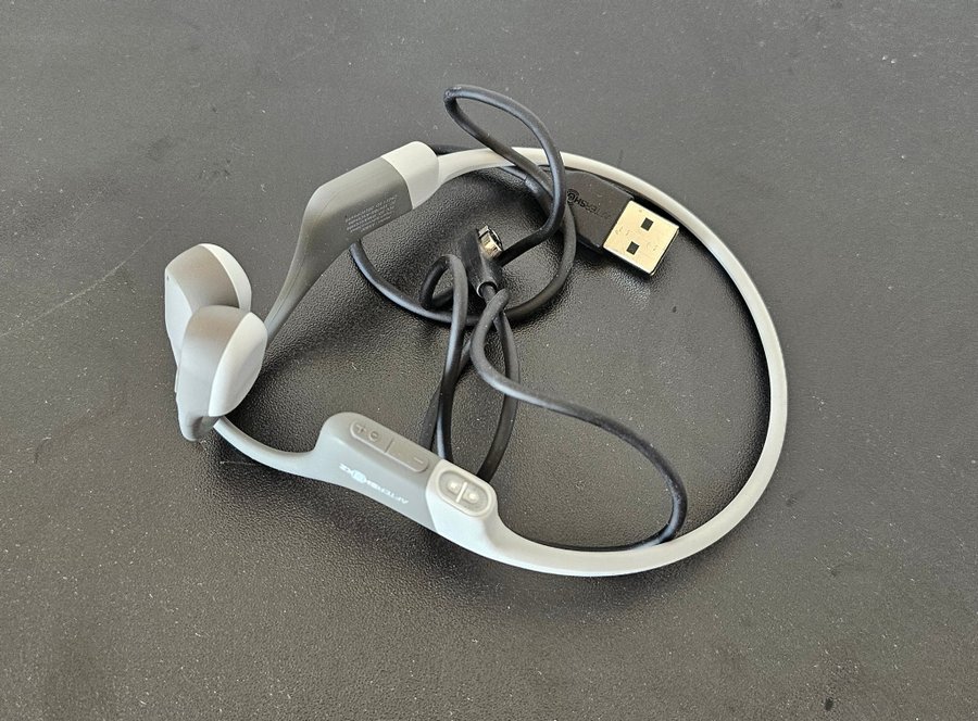 AfterShokz Trådlösa Hörlurar, Bone Conduction, Grå / Gray, Begagnad / Used