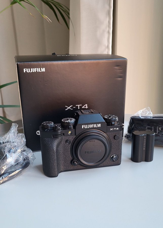 Fujifilm X-T4 i mycket fint skick - Sänkt pris 25/11!